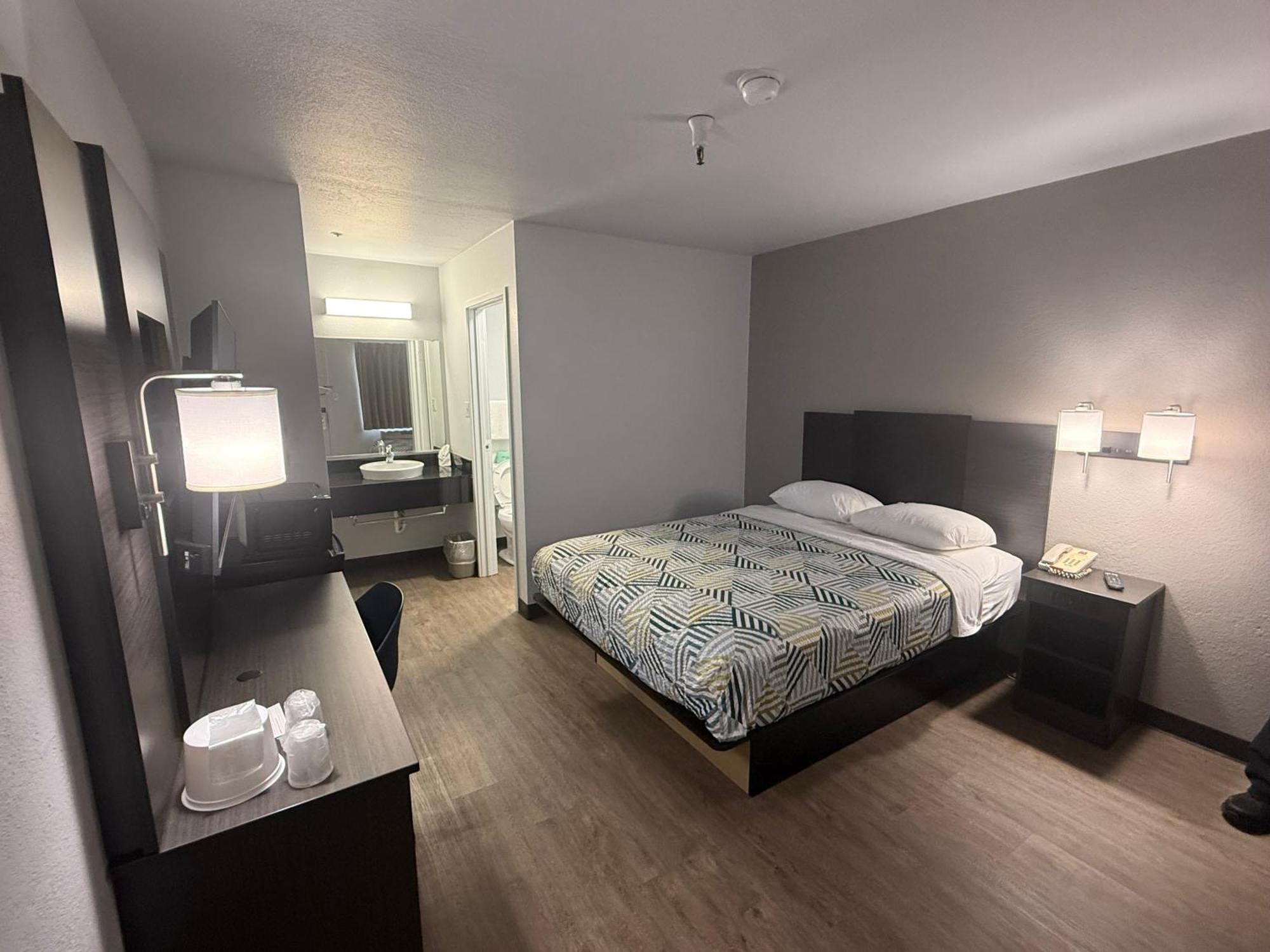 6-des Moines, Ia - North Hotel 2*