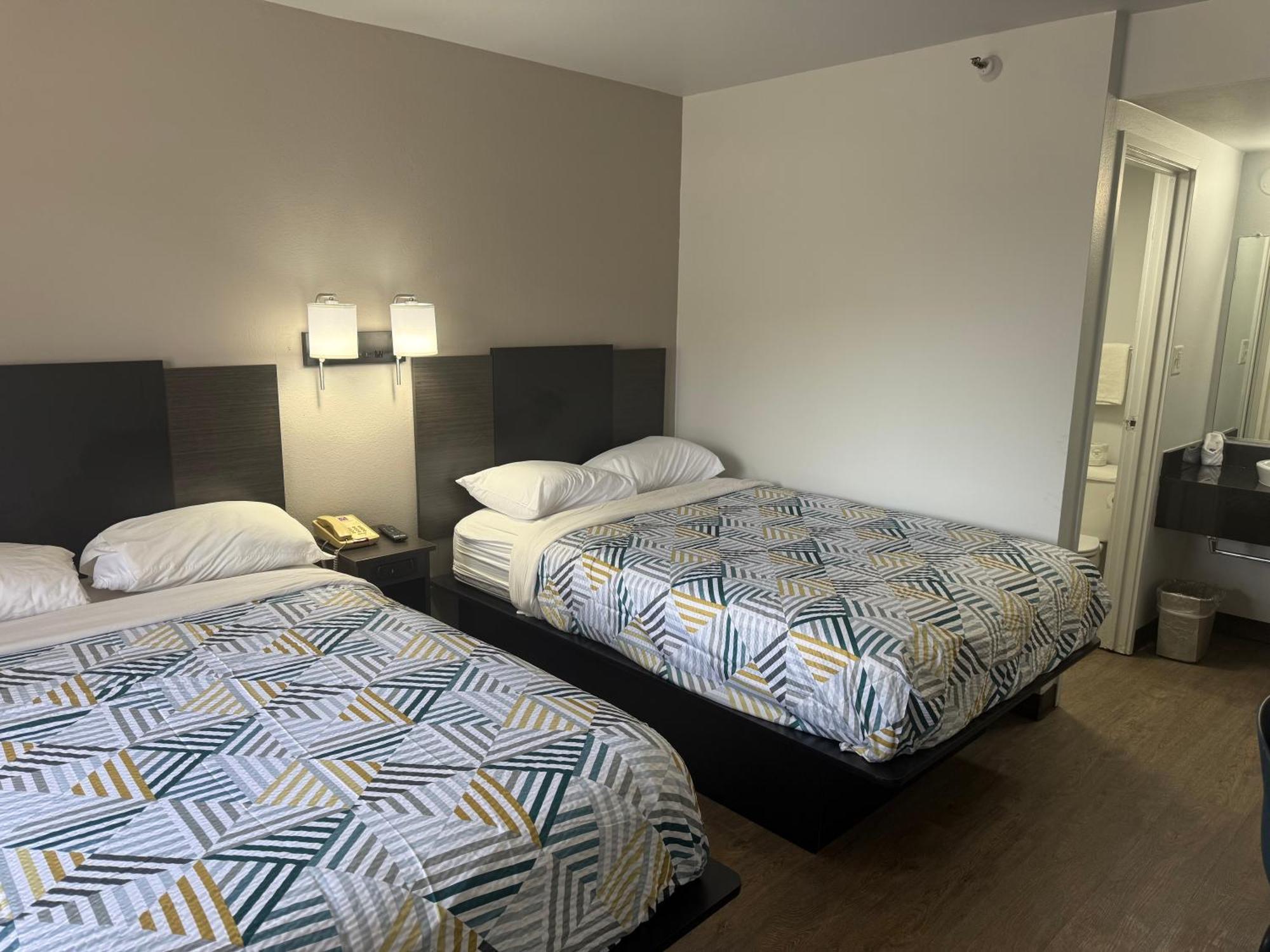 Hotel 6-des Moines, Ia - North 2*