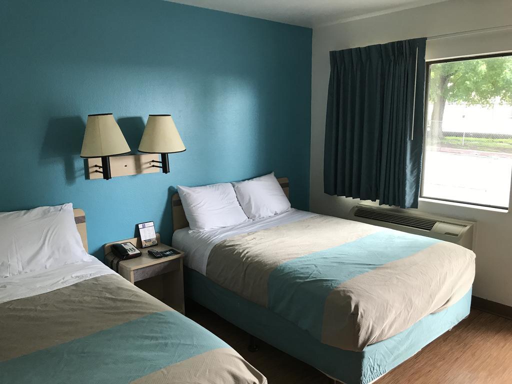 6-des Moines, Ia - North 2*