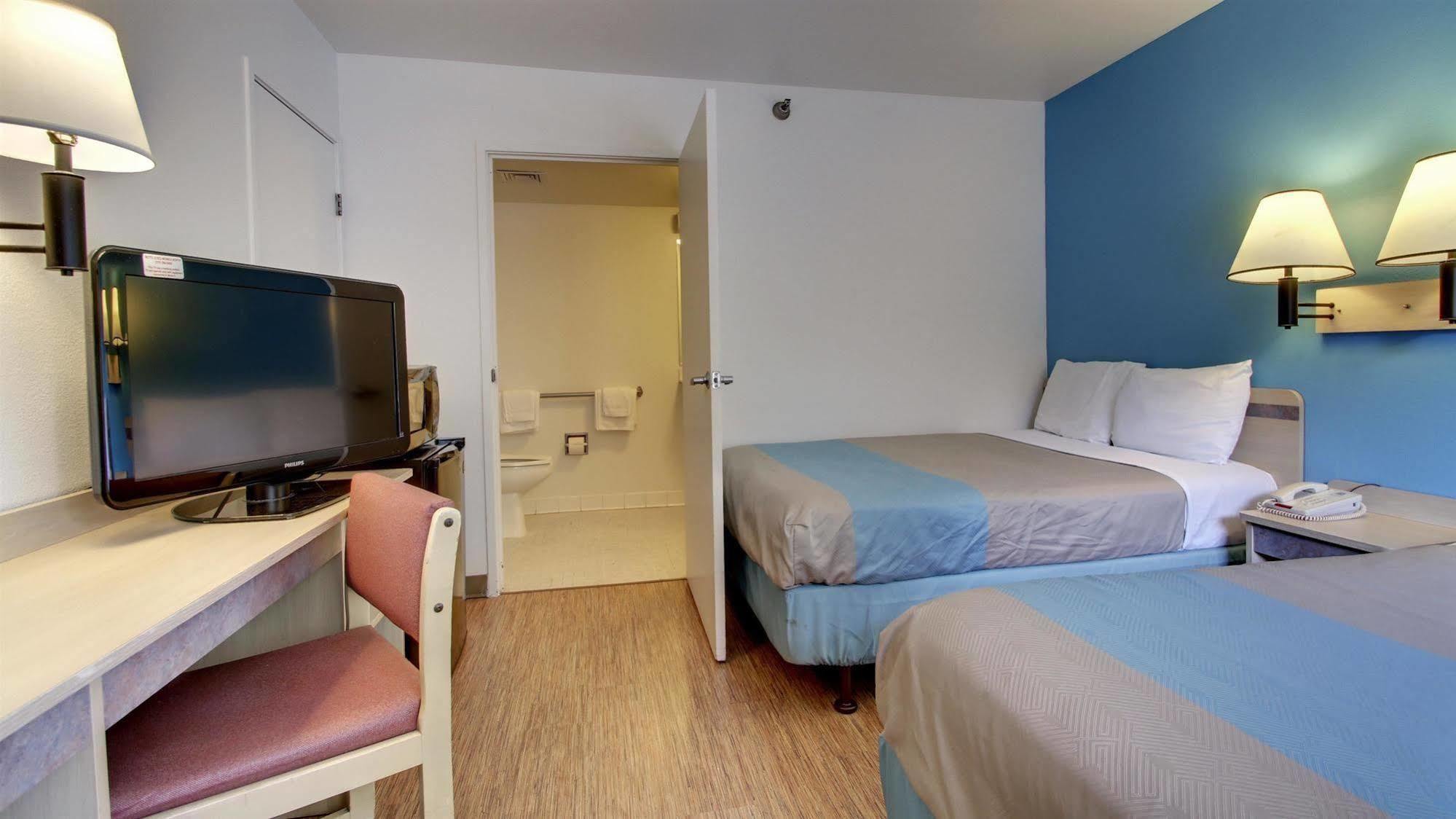 Hotel 6-des Moines, Ia - North 2*