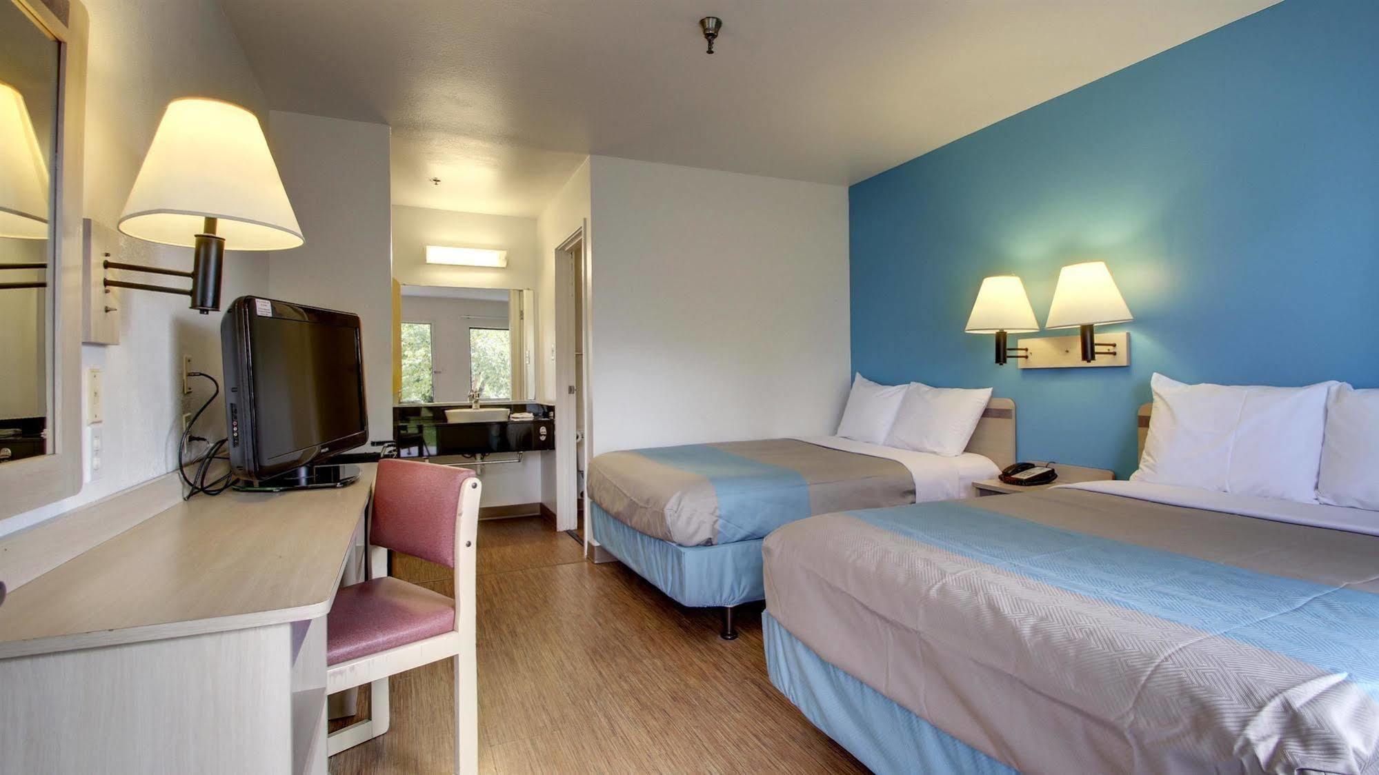 Hotel 6-des Moines, Ia - North
