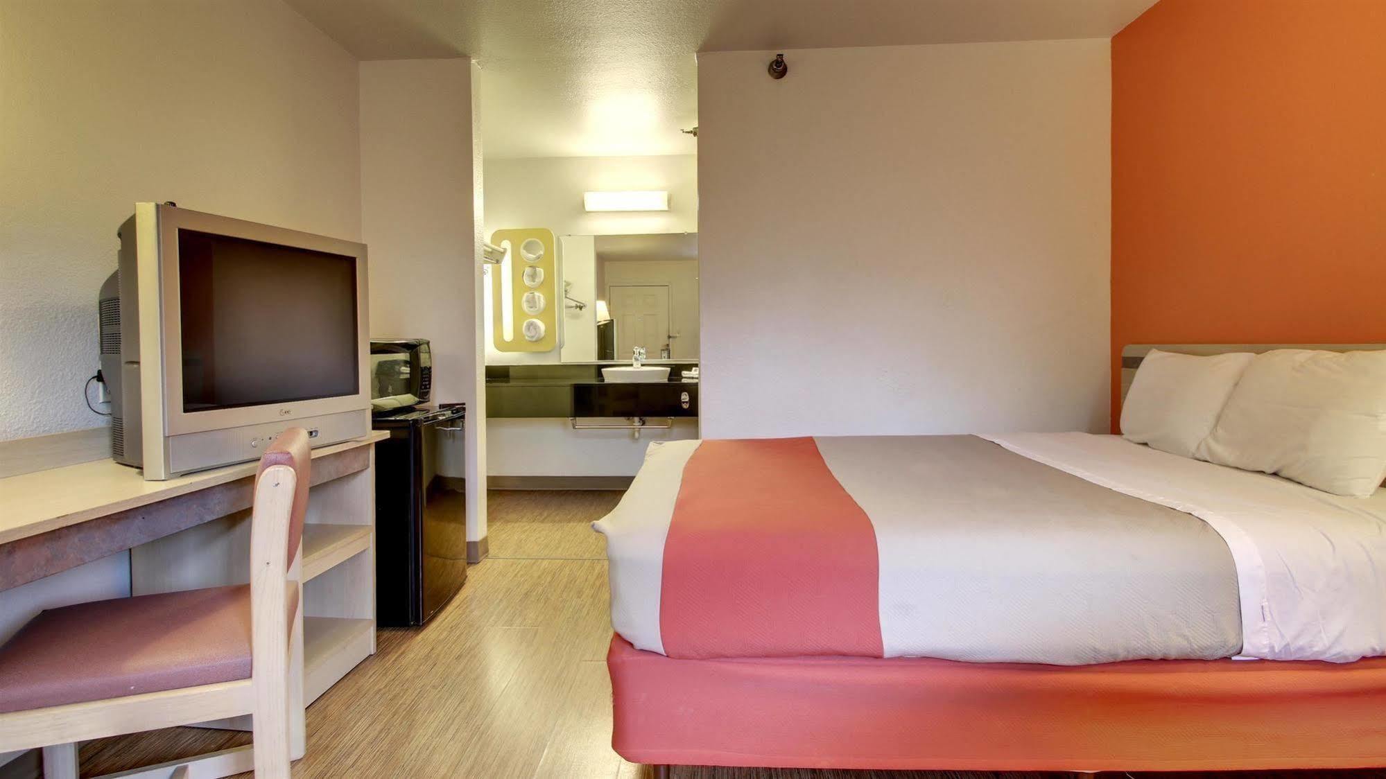 Hotel 6-des Moines, Ia - North