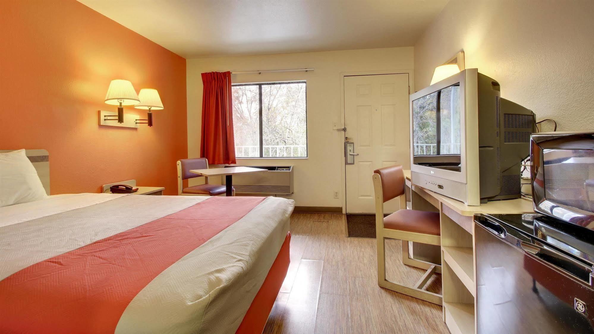 Hotel 6-des Moines, Ia - North Des Moines